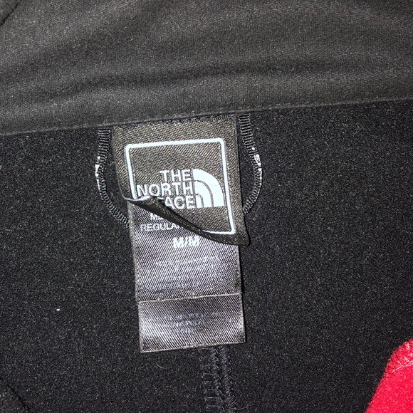 Red and black north face jacket - Picture 2 of 5